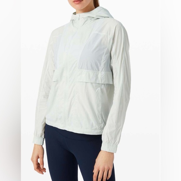 Lululemon Women's Lightweight Packable Jacket, Water-Repellent Windbreaker - Picture 16 of 16